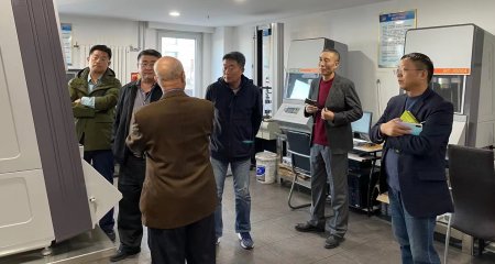 山东华盛橡胶有限公司到四维化工进行技术研讨交流